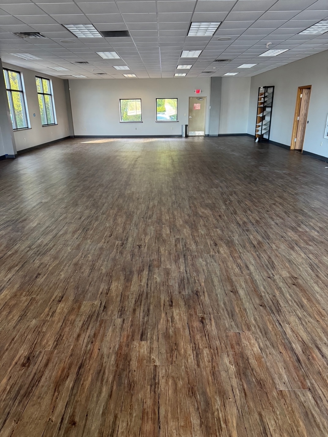 976 E Johnson St, Fond Du Lac, WI for lease Interior Photo- Image 1 of 4