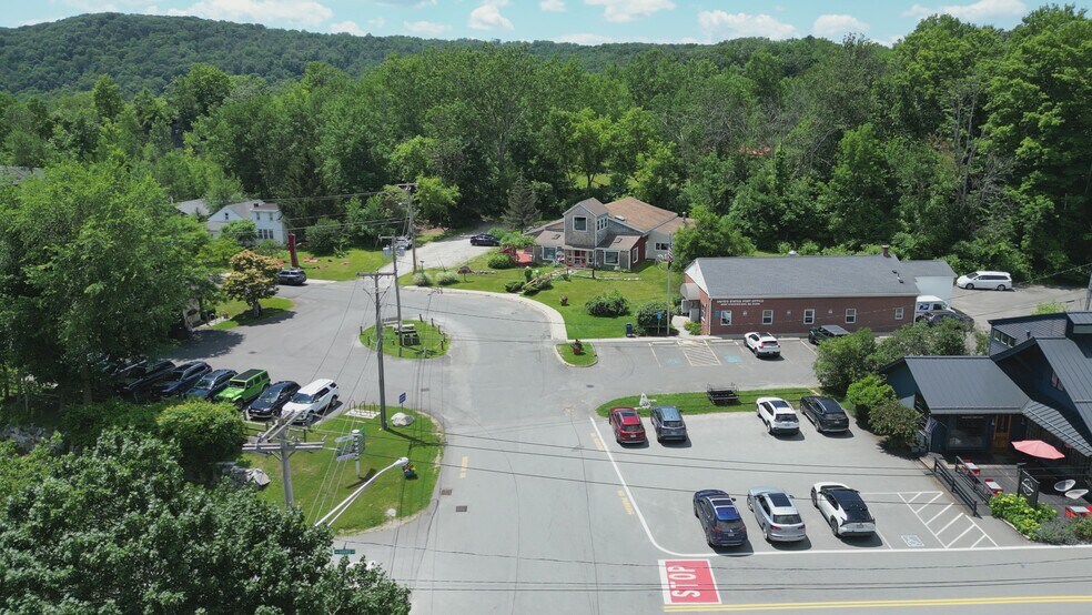 8 Center St, West Stockbridge, MA à vendre - Vidéo sur l’inscription commerciale - Image 2 de 54
