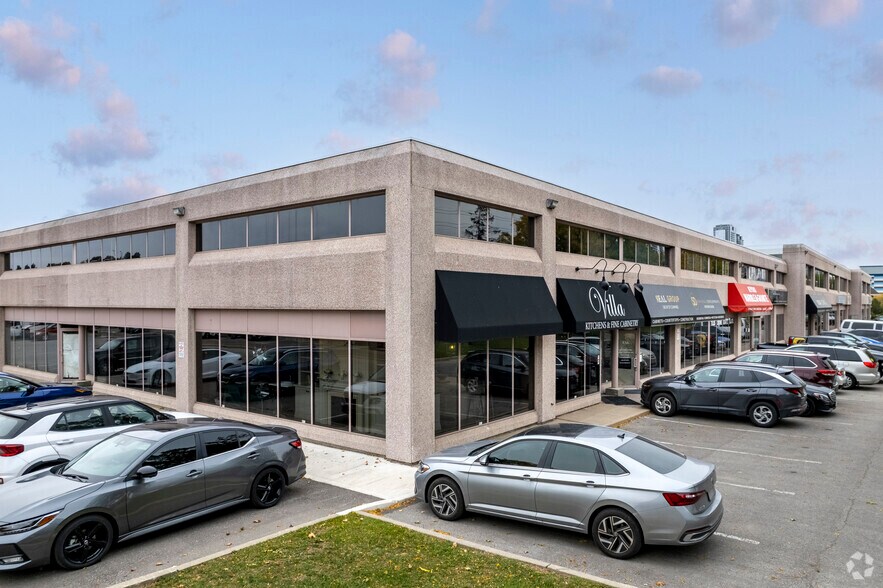 8111 Jane St, Vaughan, ON à vendre - Photo du bâtiment - Image 2 de 5