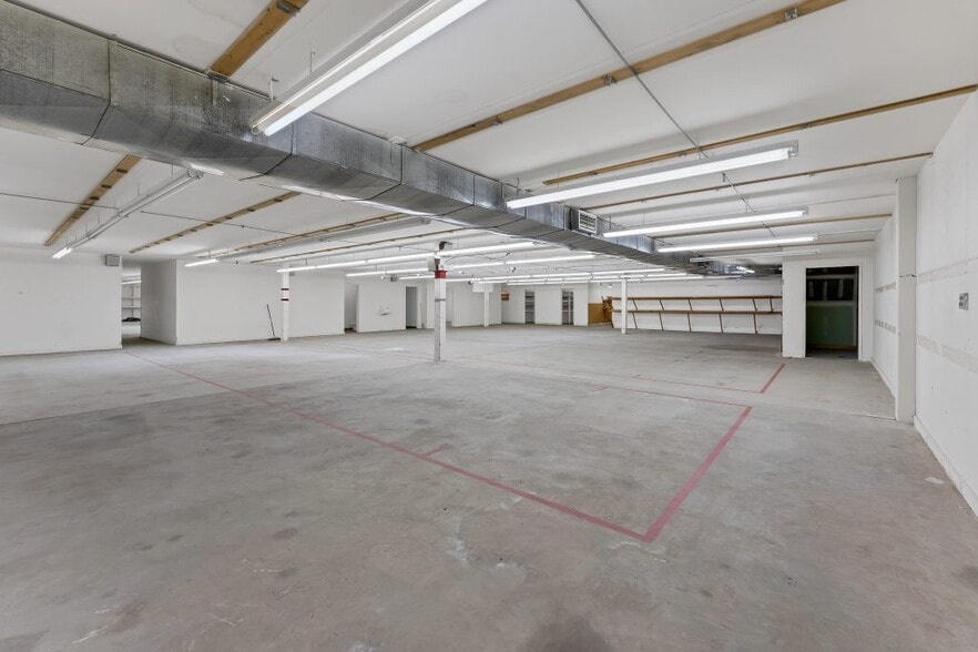 703 N 7th St, Chewelah, WA for lease - Interior Photo - Image 2 of 4