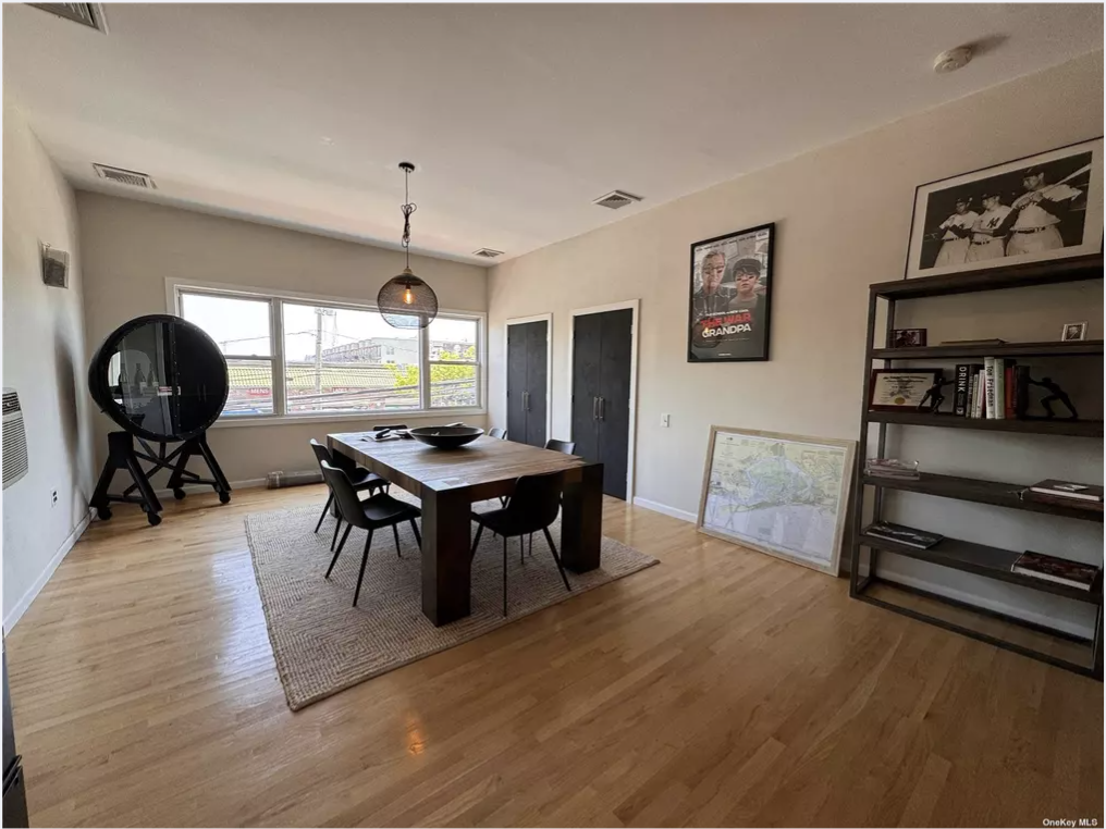 219 Beach 116th Street, Rockaway Park, NY for lease Interior Photo- Image 1 of 12