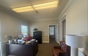 224 Avalon Cir, Brandon, MS for lease Interior Photo- Image 2 of 7