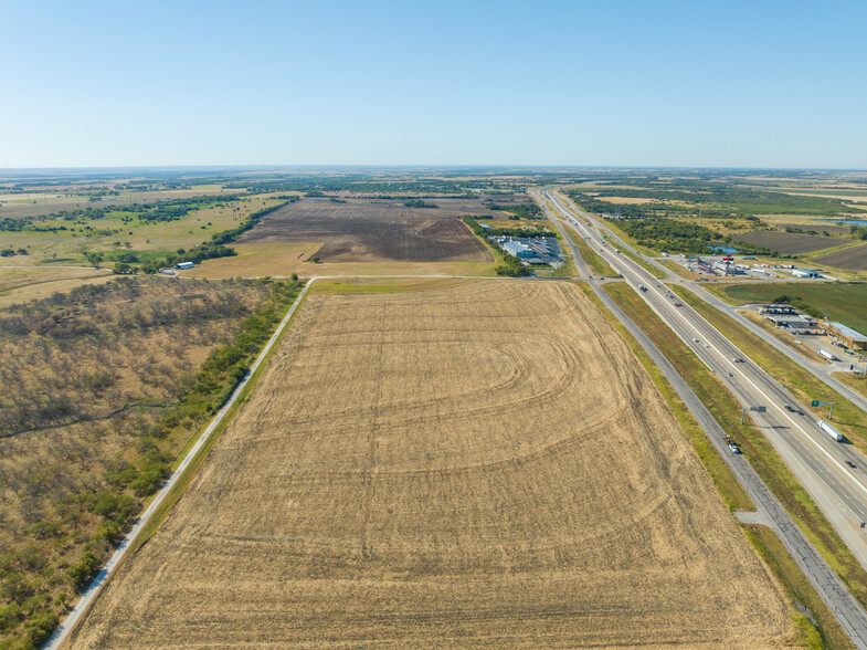 I-35 W / HCR 3115, Abbott, TX à vendre - Photo du b timent - Image 3 de 7