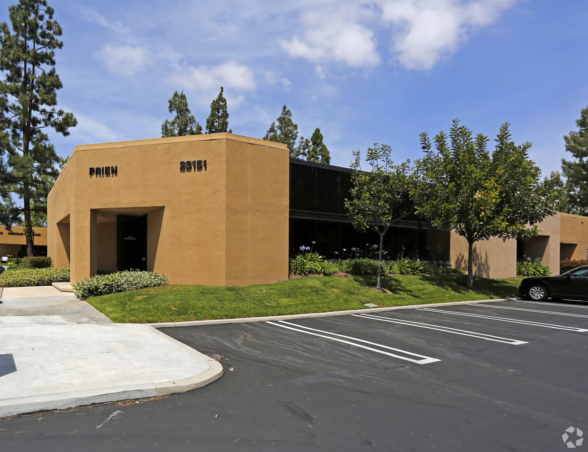 23151 Plaza Pointe Dr, Laguna Hills, CA for lease Primary Photo- Image 1 of 9