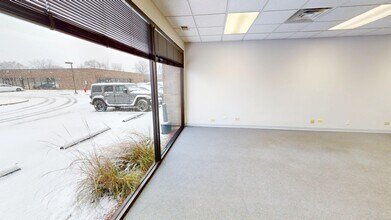 415 W Golf Rd, Arlington Heights, IL à louer Photo intérieure- Image 2 de 15