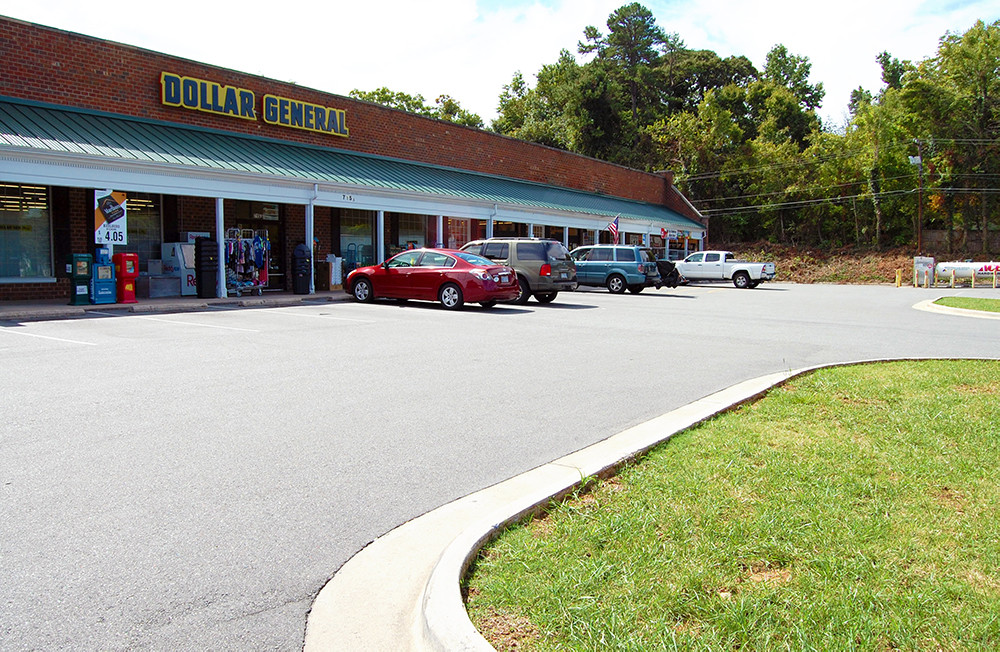 705-715 W Main St, Jamestown, NC for lease Building Photo- Image 1 of 9