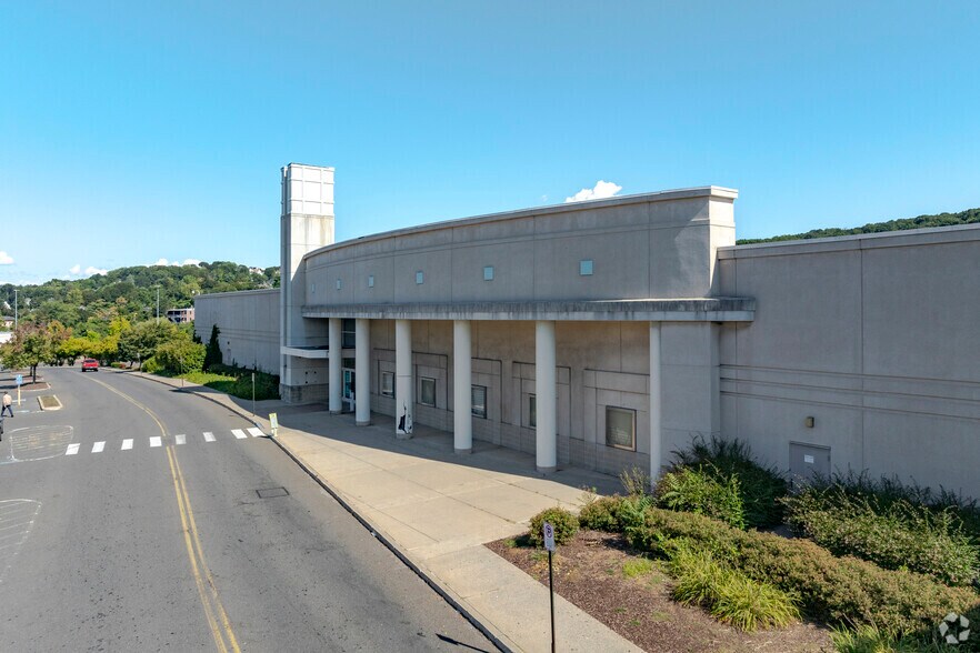 425 Union St, Waterbury, CT for lease - Primary Photo - Image 1 of 4