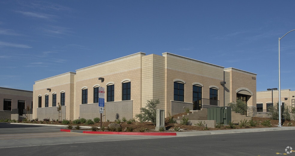 3252 Constitution Dr, Livermore, CA for lease - Building Photo - Image 3 of 4