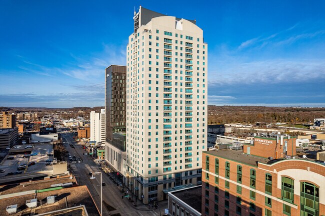 Plus de détails pour 15 1st St SE, Rochester, MN - Commerce de détail à louer