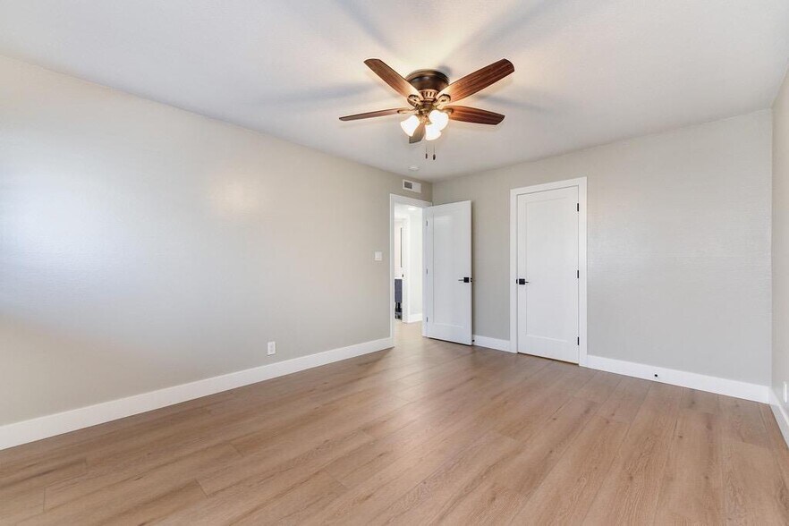 5364 Garfield Ave, Sacramento, CA à vendre - Photo intérieure - Image 3 de 47