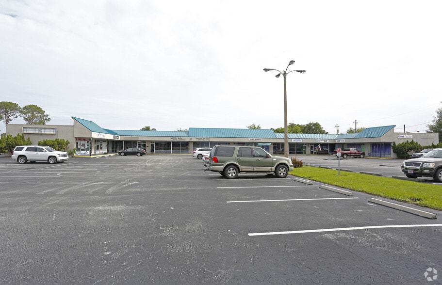 219 Avenue O SW, Winter Haven, FL à louer - Photo du bâtiment - Image 2 de 7