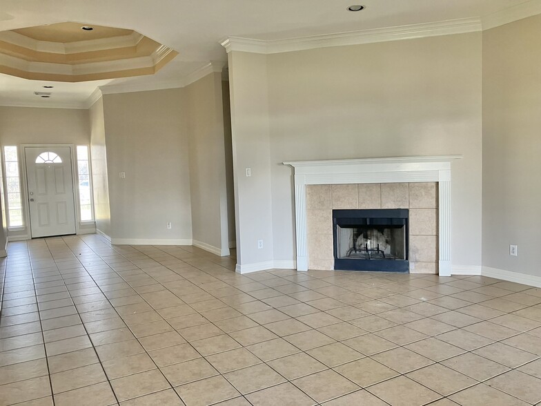6301 & 6309 E Houston Rd, Houston, TX for sale - Interior Photo - Image 2 of 9
