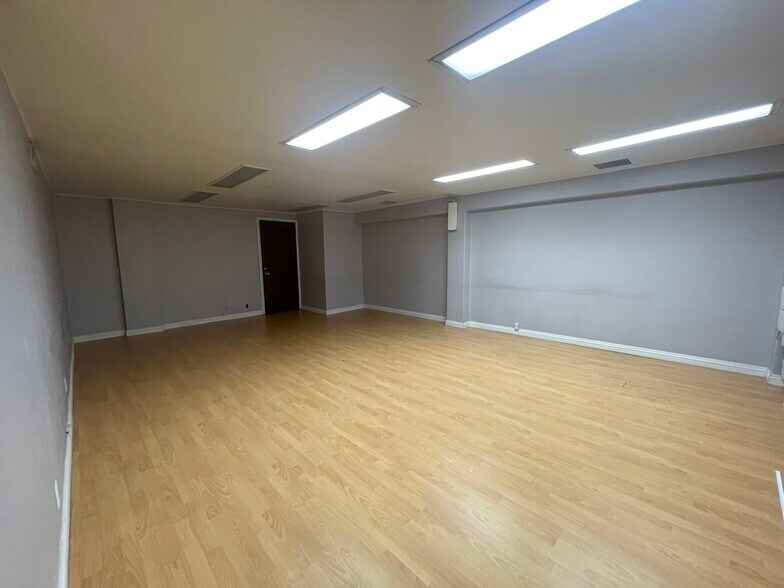 101 E Huntington Dr, Arcadia, CA à louer - Photo du bâtiment - Image 3 de 3