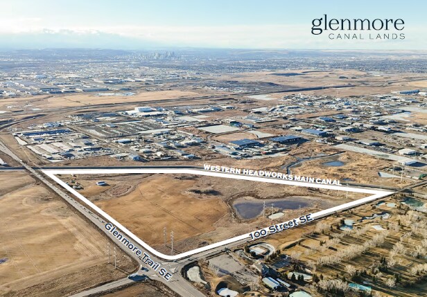 285110 Glenmore Trl SE, Calgary, AB à vendre - Photo du bâtiment - Image 2 de 3