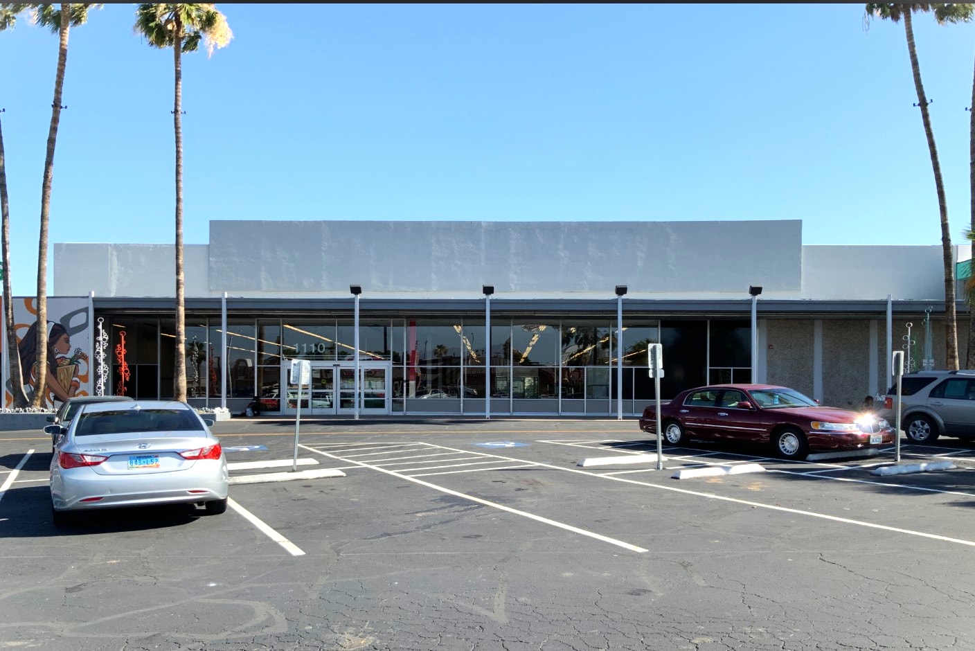 1110 E Charleston Blvd, Las Vegas, NV for lease Primary Photo- Image 1 of 4