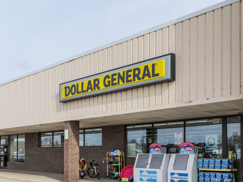 1109 E State St, Cheboygan, MI à louer - Photo du bâtiment - Image 2 de 32