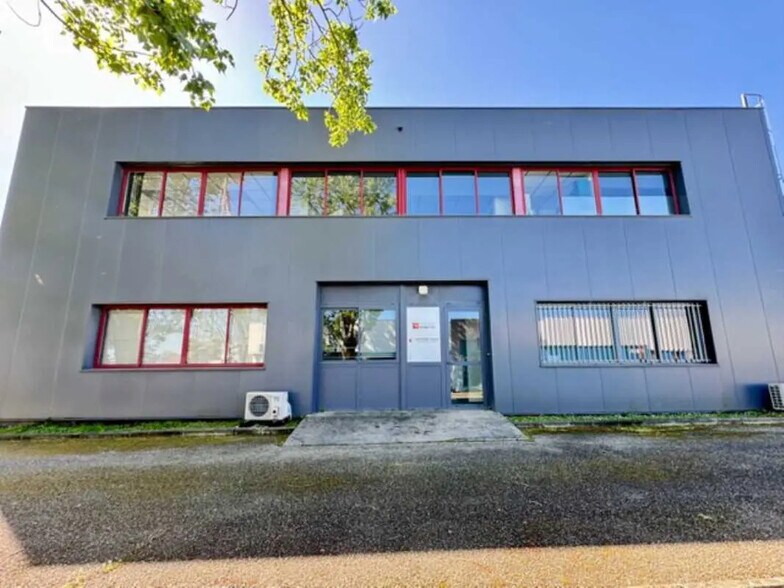 Office in Mérignac for lease - Building Photo - Image 3 of 9