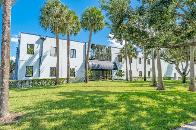 More details for 5255 NW 159th St, Miami Lakes, FL - Industrial for Lease
