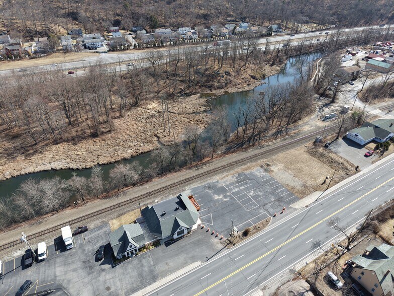 192 Ny-17, Tuxedo Park, NY à louer - Photo principale - Image 1 de 32