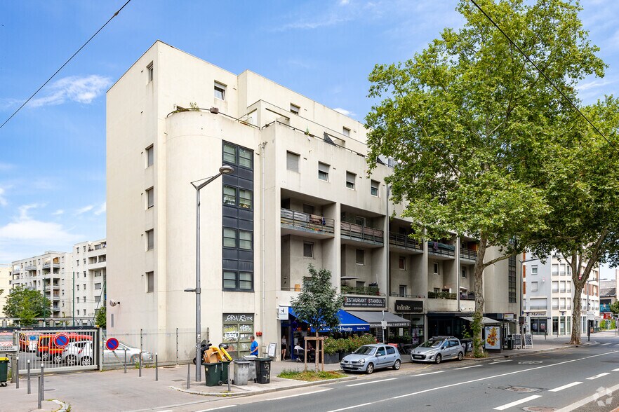 202-204 Rue Marcel Mérieux, Lyon à louer - Photo du bâtiment - Image 2 de 25