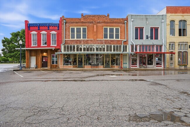More details for 321 N Main St, Bonham, TX - Retail for Sale