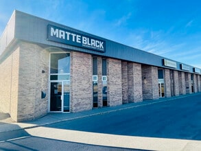 401-413 Forge Rd SE, Calgary, AB à louer Photo intérieure- Image 1 de 12