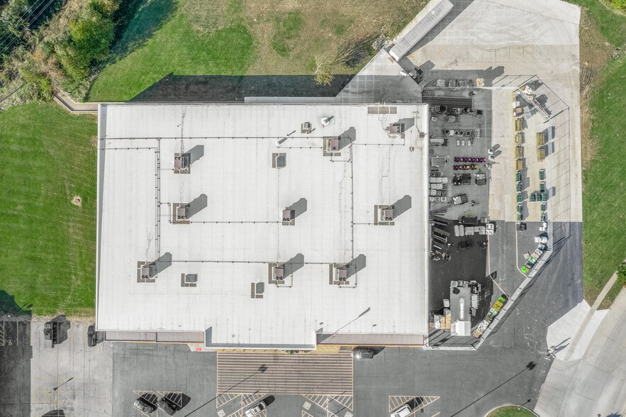 10 Clinton Plz, Clinton, IL for sale - Building Photo - Image 3 of 8