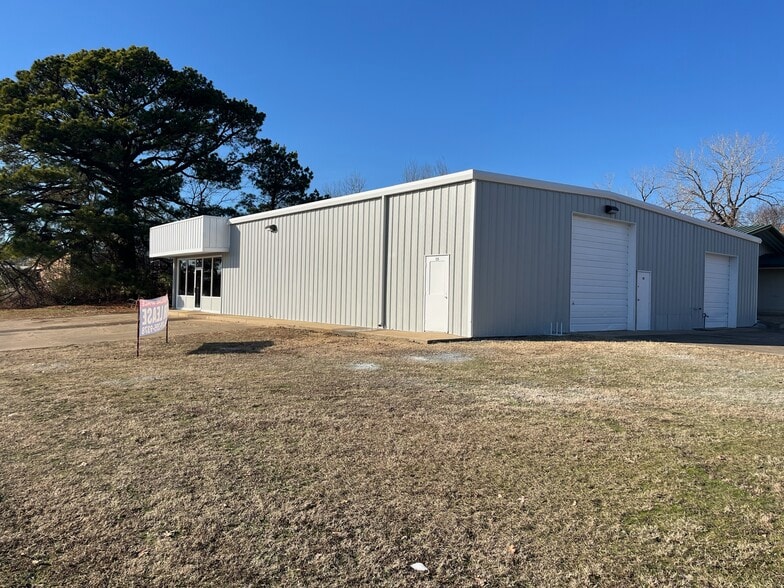 125 Porter Industrial Rd, Clarksville, AR for lease - Building Photo - Image 3 of 8