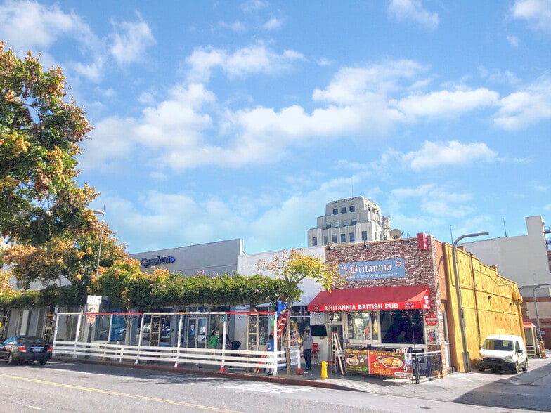 318-320 Santa Monica Blvd, Santa Monica, CA for lease - Building Photo - Image 3 of 5
