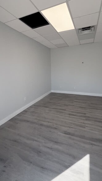 7755 SW Ellipse Way, Stuart, FL à louer - Vidéo sur l’inscription commerciale - Image 2 de 27