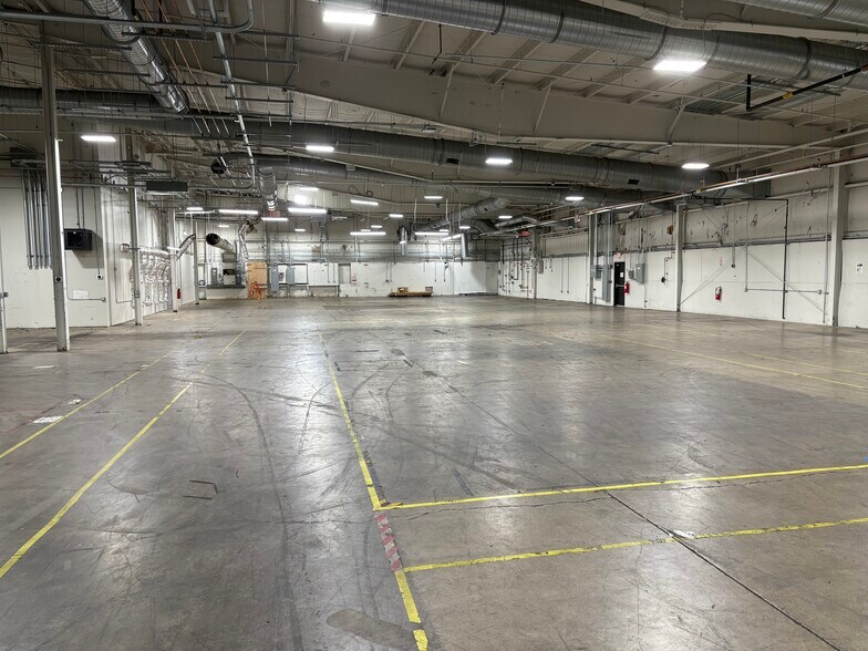 42 Eighty Four Dr, Eighty Four, PA à louer - Photo du bâtiment - Image 2 de 24