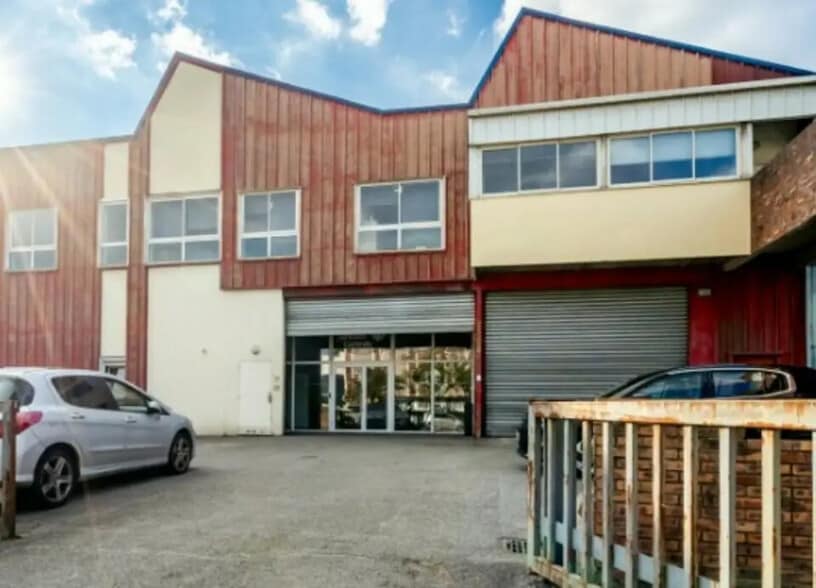 Flex in Noisiel for lease - Building Photo - Image 1 of 1