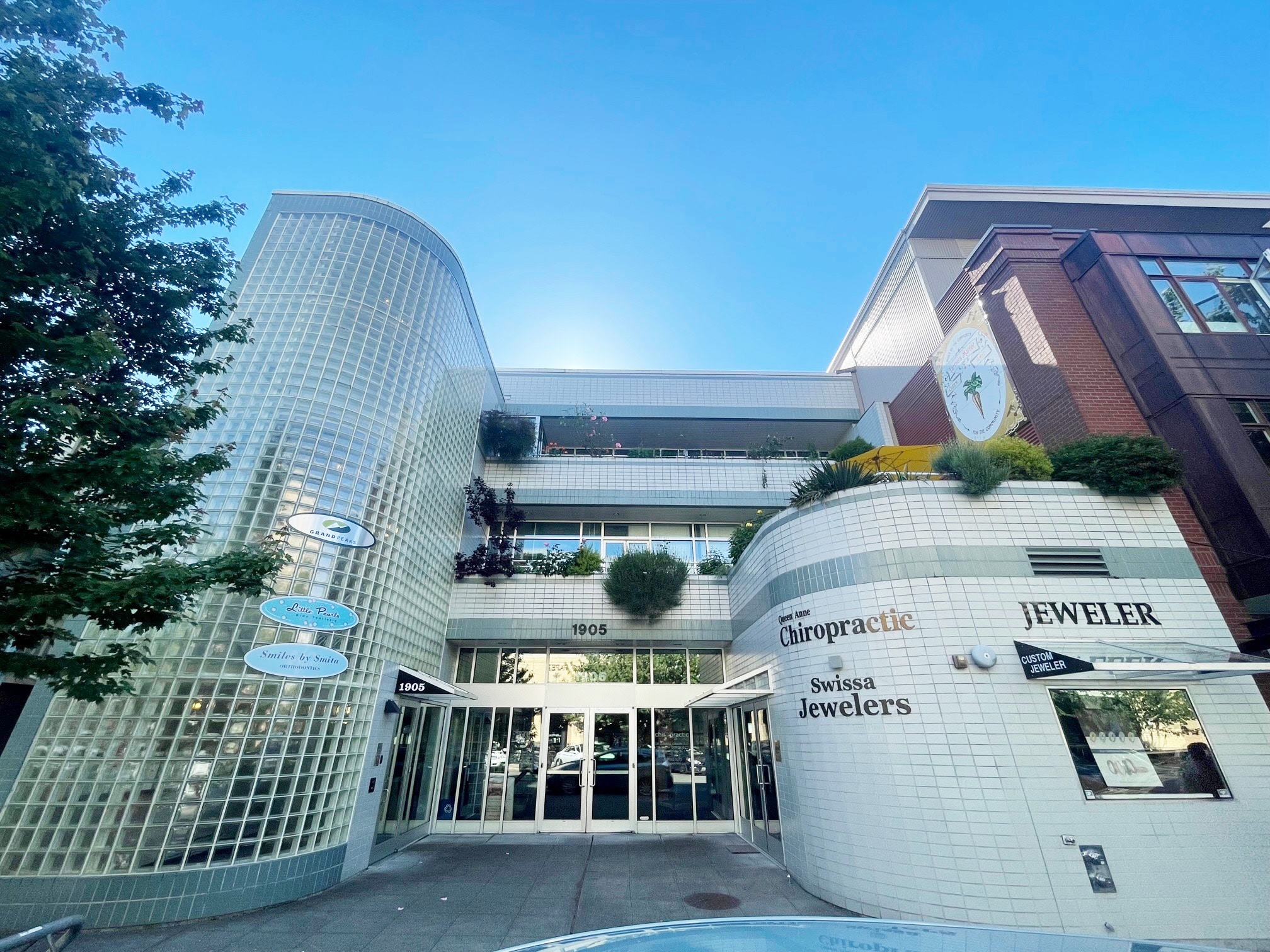 1905 Queen Anne Ave N, Seattle, WA for lease Building Photo- Image 1 of 7