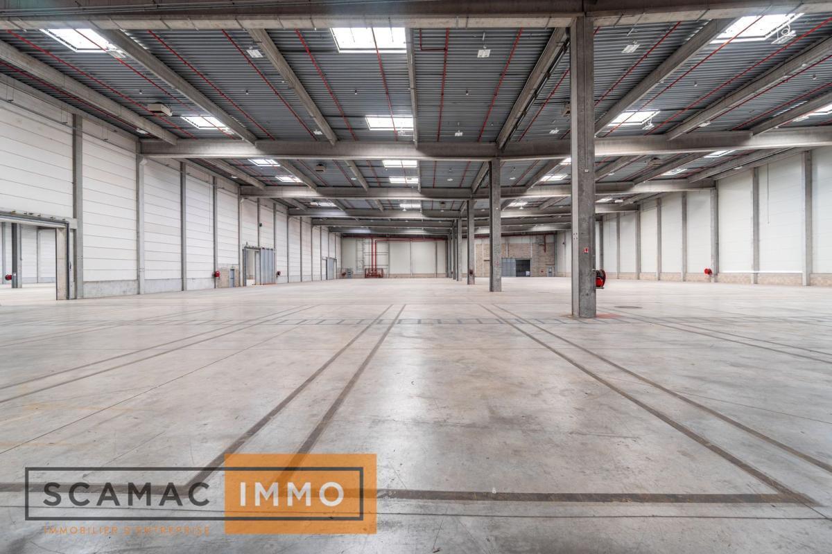 Industrial in Combs-la-Ville for lease Interior Photo- Image 1 of 9