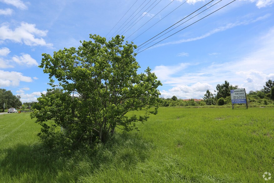 Boggy Creek Road At E Osceola Pky, Kissimmee, FL à louer - Photo du bâtiment - Image 2 de 4