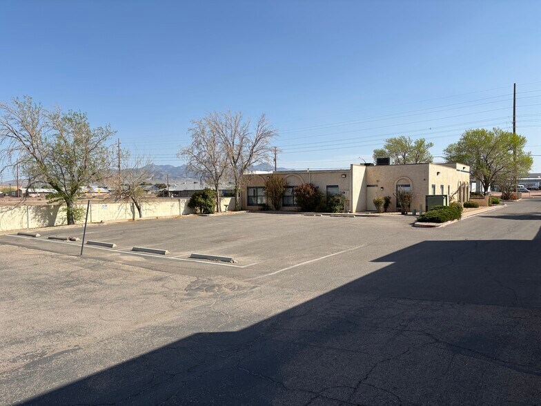1755 Airway Ave, Kingman, AZ à louer - Photo du bâtiment - Image 3 de 20
