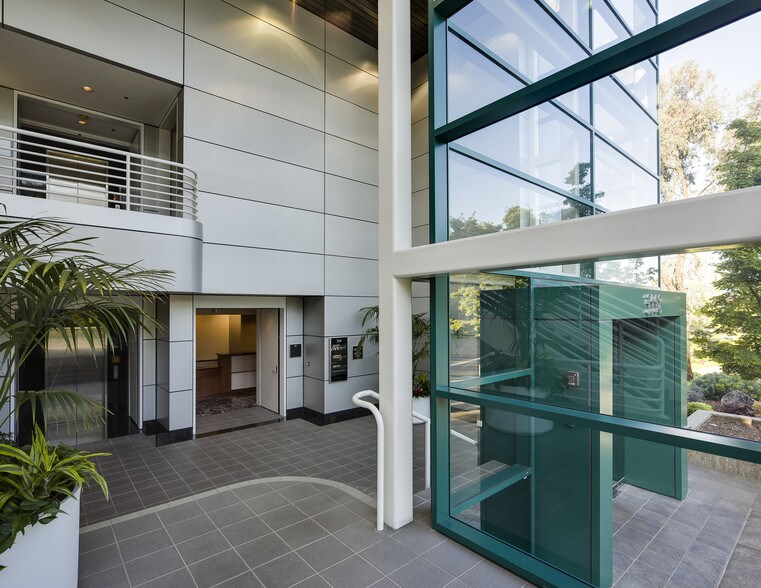 3550 Round Barn Blvd, Santa Rosa, CA à louer - Hall d’entrée - Image 3 de 8