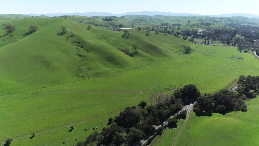 1700 Finley Rd, Pleasanton, CA à vendre - Vidéo sur l’inscription commerciale - Image 3 de 13