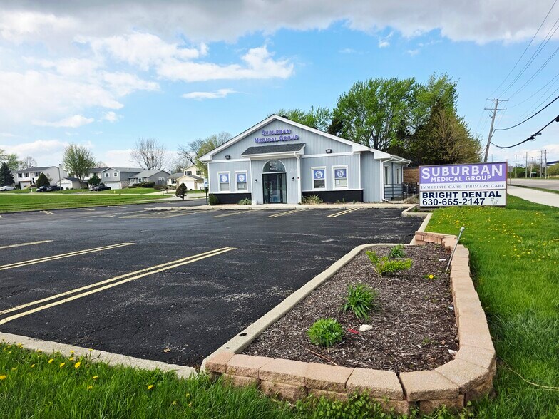 200 N Gary Ave, Carol Stream, IL à vendre - Photo du bâtiment - Image 2 de 13