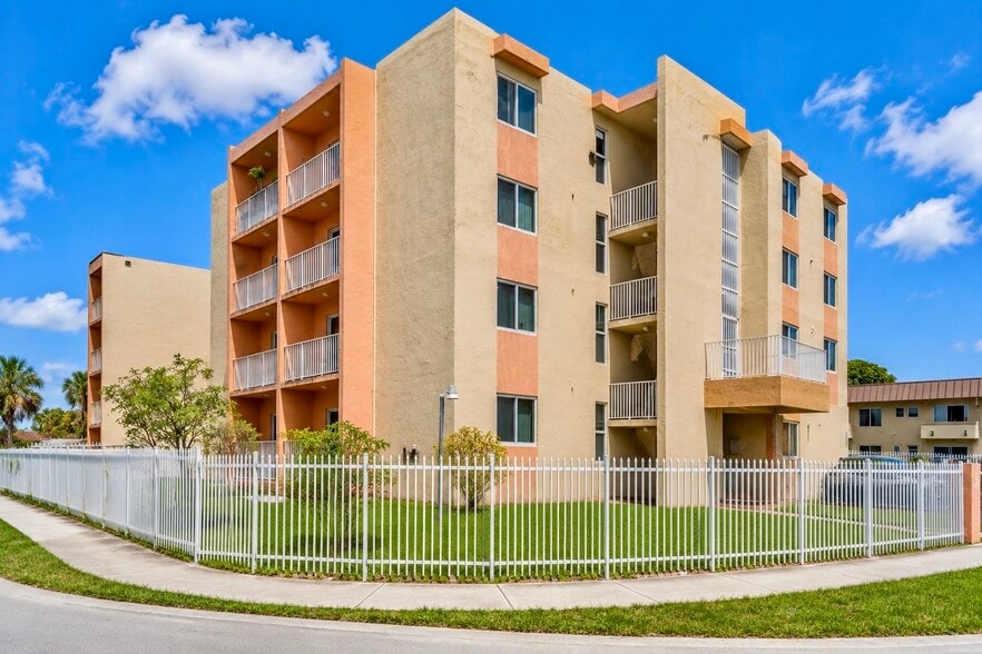 2400 NW 16th Street Rd, Miami, FL for sale - Building Photo - Image 2 of 63