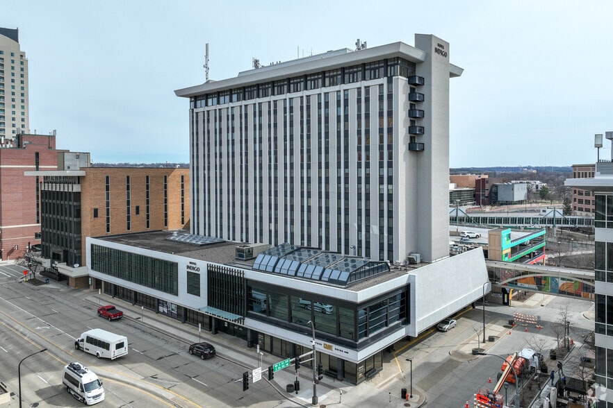 220 Broadway Ave S, Rochester, MN for sale - Building Photo - Image 3 of 6