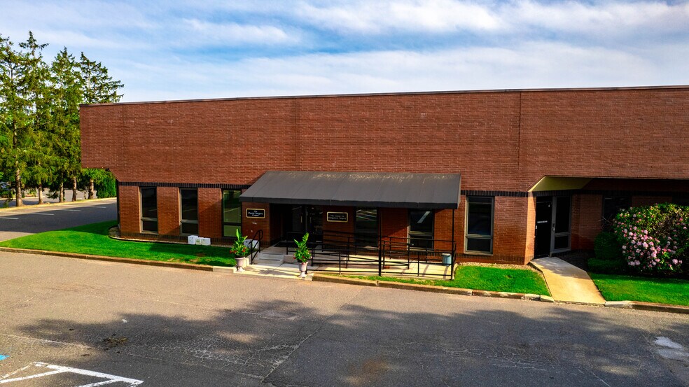 1 Executive Dr, Tinton Falls, NJ à vendre - Photo du bâtiment - Image 3 de 15