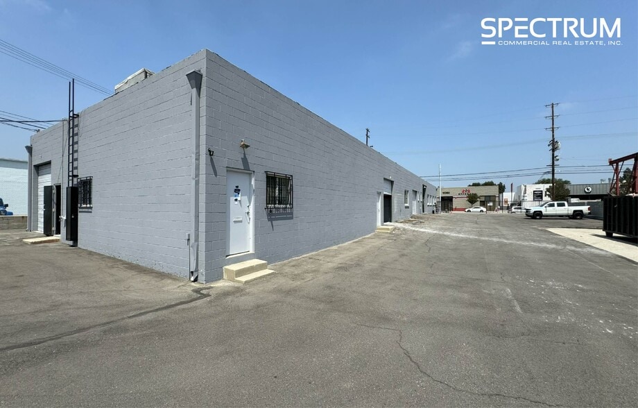 10053-10061 Canoga Ave, Chatsworth, CA for lease - Building Photo - Image 3 of 7