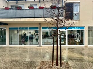 Plus de détails pour Commerce de détail à louer