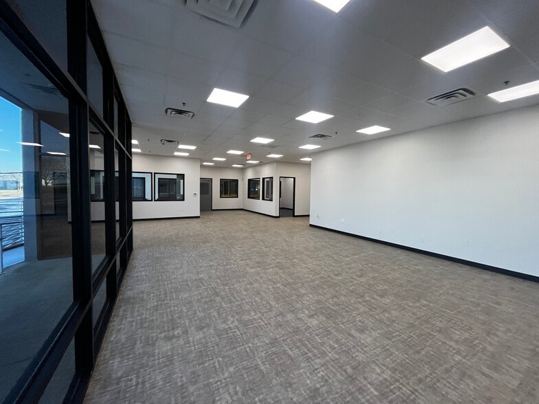 1100 Chase Rd, Mesquite, TX for lease - Building Photo - Image 2 of 8