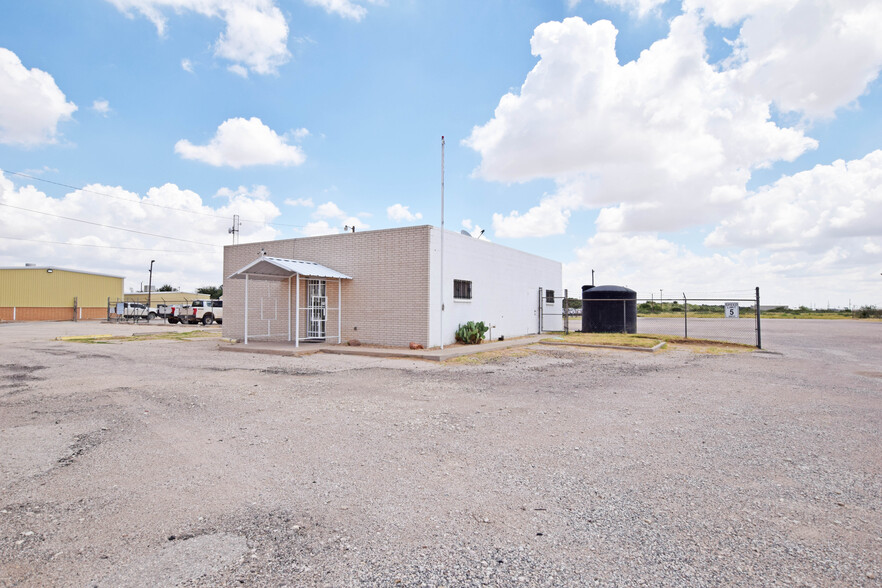 1003 S County Rd W, Odessa, TX for lease - Primary Photo - Image 1 of 40