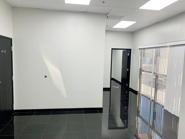 6560 Spencer & E Sunset St, Las Vegas, NV à louer - Photo du bâtiment - Image 2 de 7