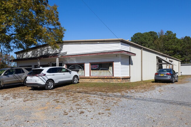 Plus de détails pour 15858 US Highway 231, Union Grove, AL - Local d'activités à louer