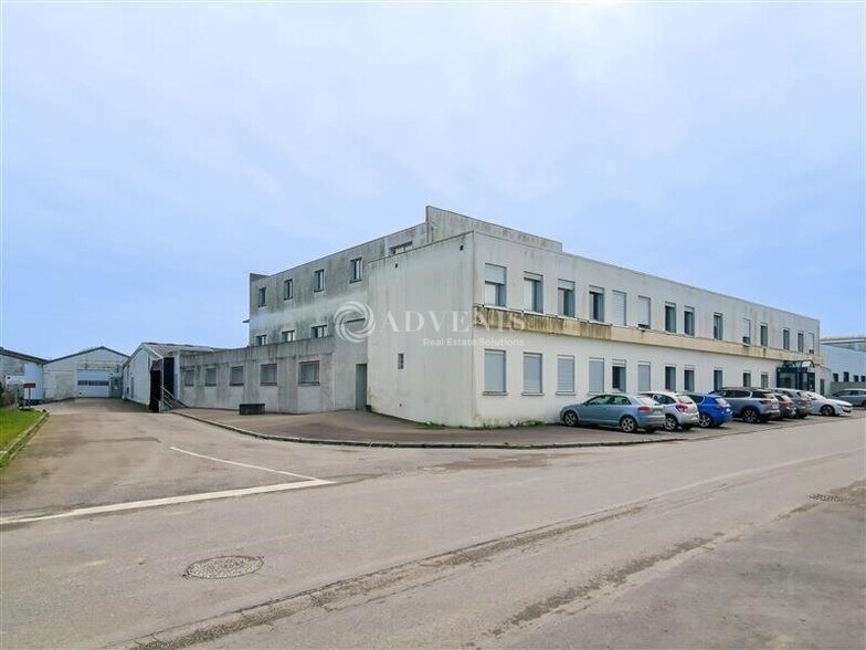 Flex in La Guerche-de-Bretagne for sale - Building Photo - Image 2 of 10