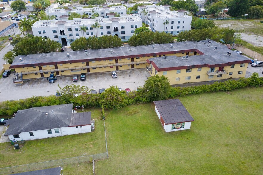 13380 Port Said Rd, Opa-locka, FL à vendre - Photo du bâtiment - Image 3 de 6